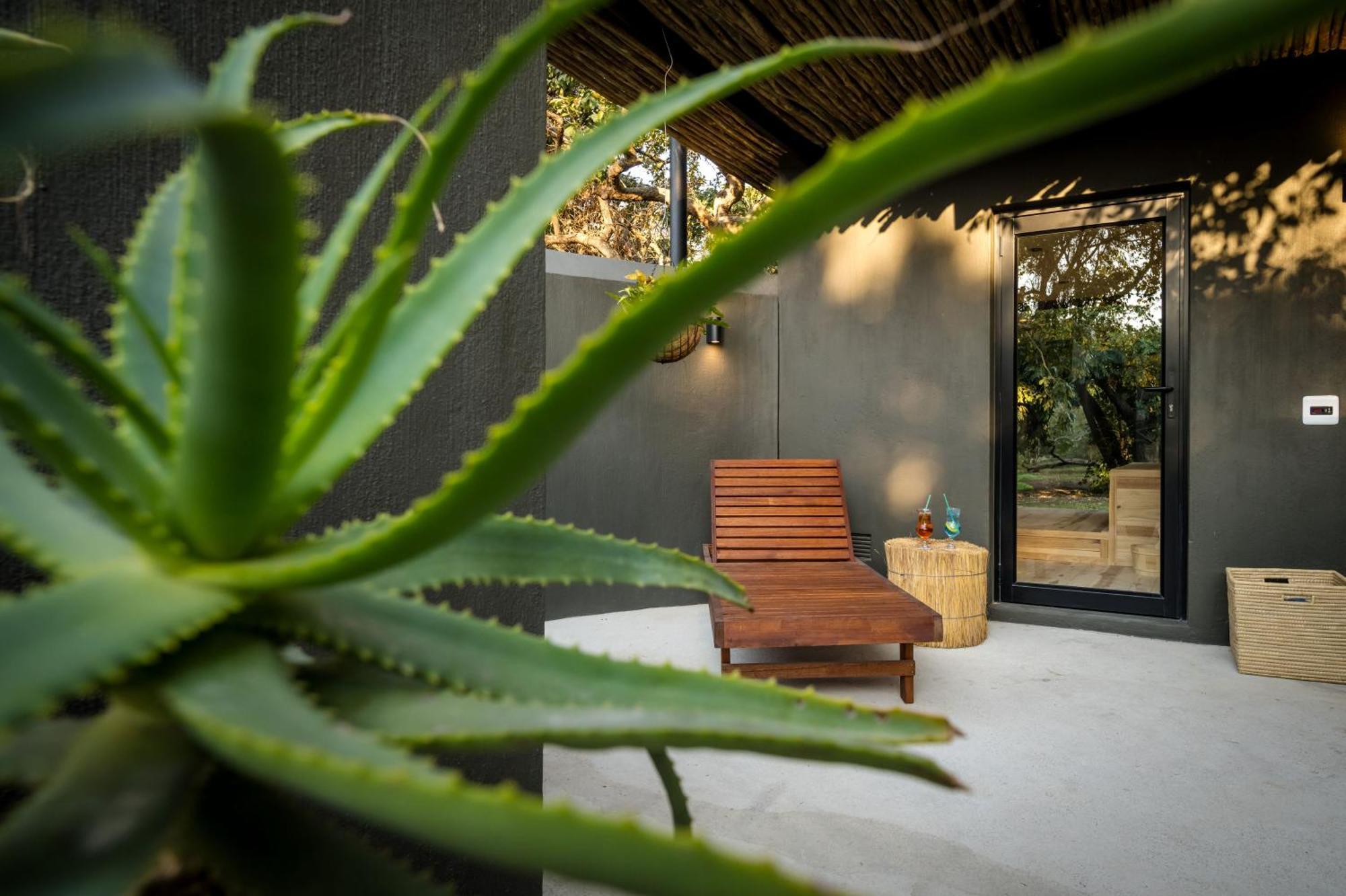 Sunbirds Oasis Lodge Hoedspruit Extérieur photo